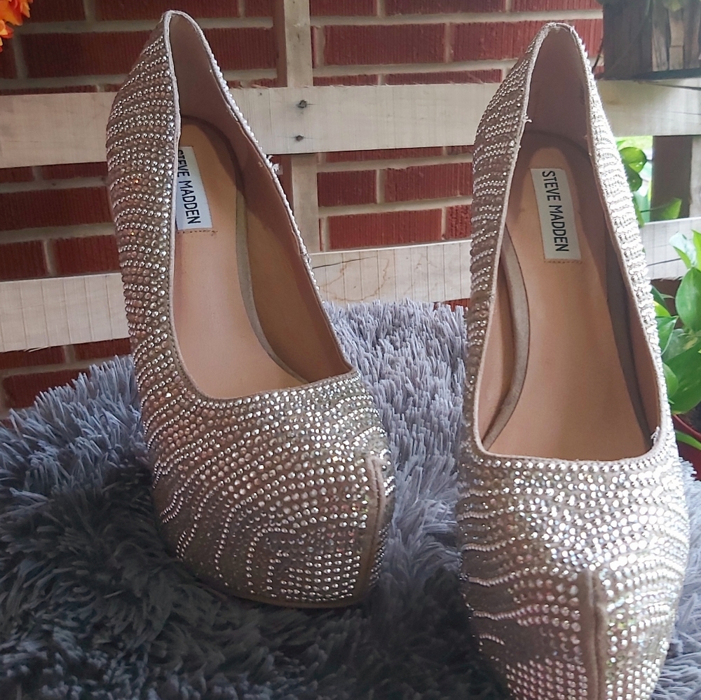 Steve Madden Pumps - Picture 3 of 7